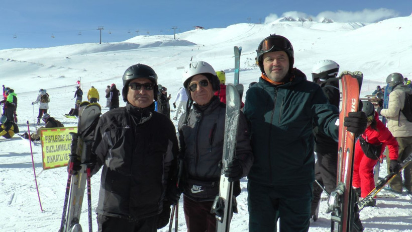 80 yaşında kayak tutkusu: 10 yaşında başladığı kayağı 70 yıldır bırakmıyor! - Resim: 4