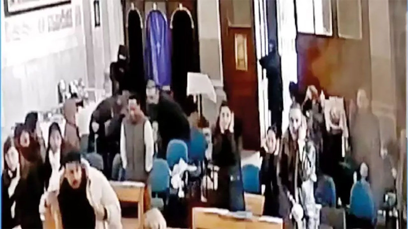Kilise saldırısında araç Polonya'dan gelmiş! Ölen kişiye kapıyı teröristler açmış! Silah tutukluk yapınca... - Resim: 1