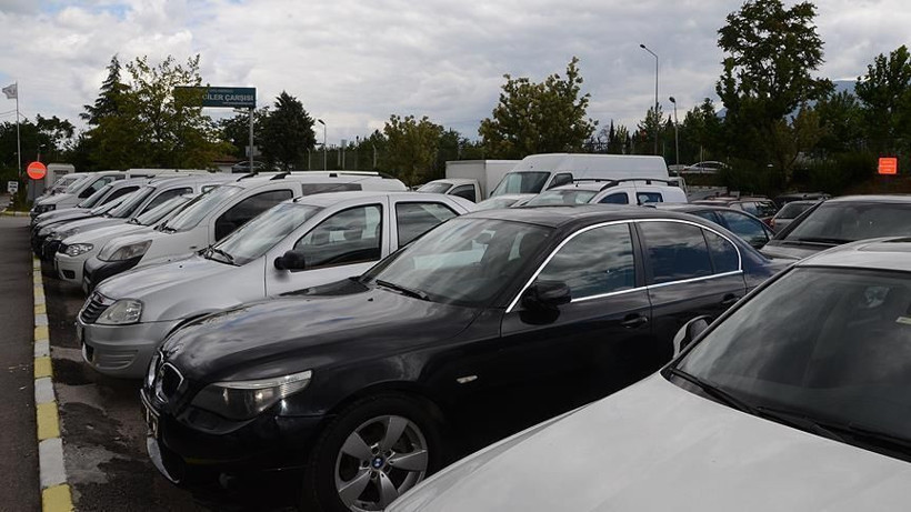 Otomobiller yarı fiyatına satılıyor: 30 bin liraya da var 300 bin liraya da! İşte icralık araçlar - Resim: 1