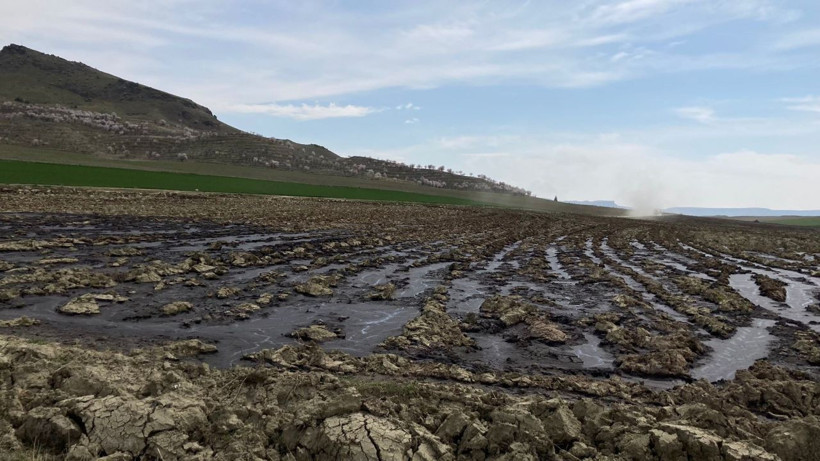 Ankara’da çevre felaketi: Atıklarını tarlaya bırakıyorlar! - Resim: 1