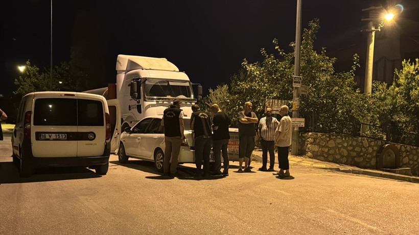 Evlat, babasını ihbar etti! Eve gelen ekipler bile inanamadı: Birinci Dünya Savaşı'ndan kalma top mermisi bulundu - Resim: 2