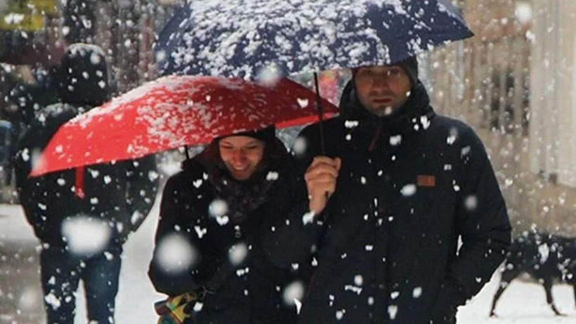 İstanbul'a lapa lapa kar geliyor! Buz kesecek meteoroloji tarihi duyurdu - Resim: 1