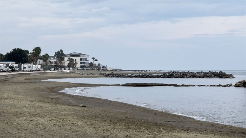 Hatay'ın bazı kıyılarında deniz suyu çekildi - Resim: 3