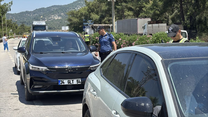 Herkes akın akın oraya gidiyor! Son 24 saatte 50 bine yakın aracın giriş yaptı - Resim: 1