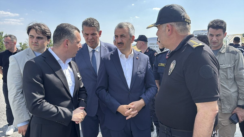 Edirne'de otomobil ağaca çarptı, 5 kişi hayatını kaybetti! - Resim: 4