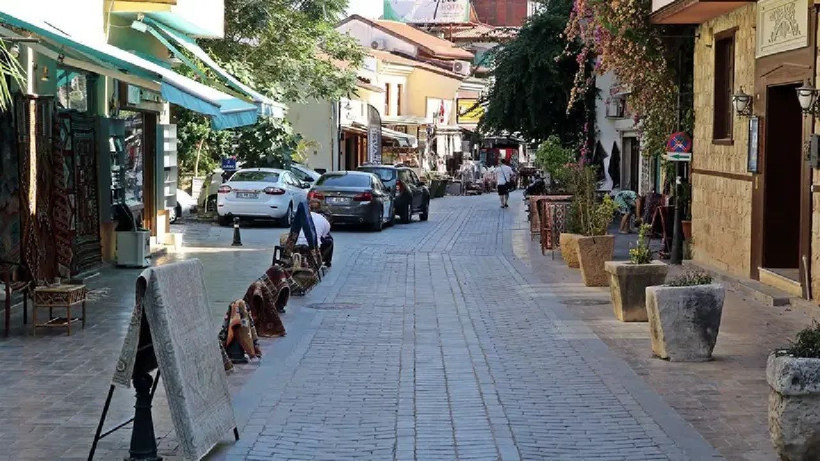 Tatil kentlerini solladı! Gündüz 82 nüfuslu mahalle gece 10 bine çıkıyor! - Resim: 2