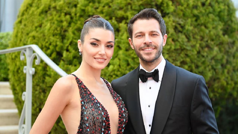 Hande Erçel ünlü akını yaşanan düğüne katıldı! Horon performansı geceye renk kattı! - Resim: 3