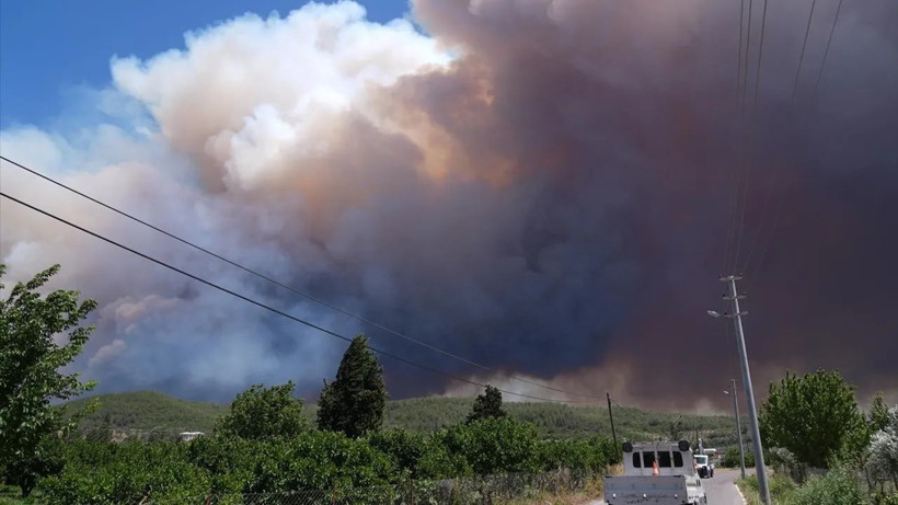 Böyle aymazlık görülmedi! Ciğerlerimiz yanarken fenomen isimden şok eden kareler... - Resim: 4