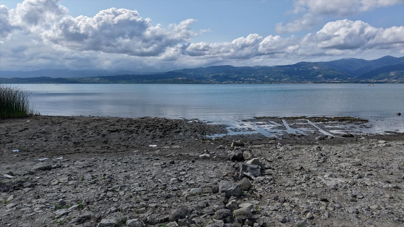 Kuraklık ve sıcaklık artışı nedenitle Sapanca Gölü'nde son 2 yılda 60 milyon metreküp su kaybı! - Resim: 2