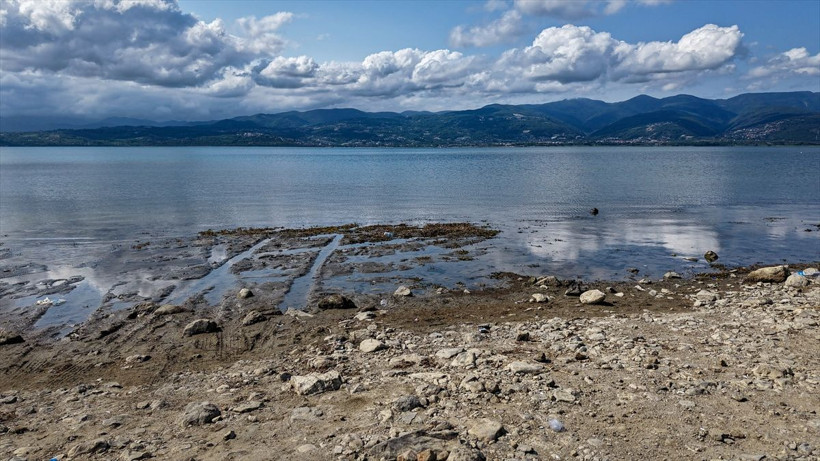 Kuraklık ve sıcaklık artışı nedenitle Sapanca Gölü'nde son 2 yılda 60 milyon metreküp su kaybı! - Resim: 4
