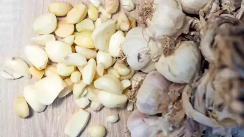 Faydasını bilseydiniz asla atmazdınız! İşte sarımsak kabuğunun mucize etkisi - Resim: 2
