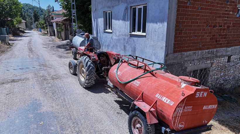 Sağduyulu vatandaş orman yangınına su yetiştirmek için patlak lastikle yol katetti... - Resim: 3