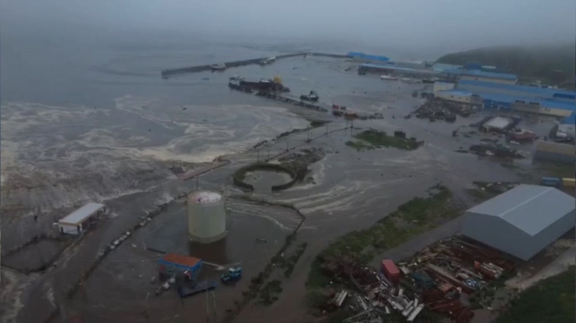 8.8'lik deprem sonrası tsunami oldu! Şehir sular altında kaldı, ürküten görüntüler - Resim: 1