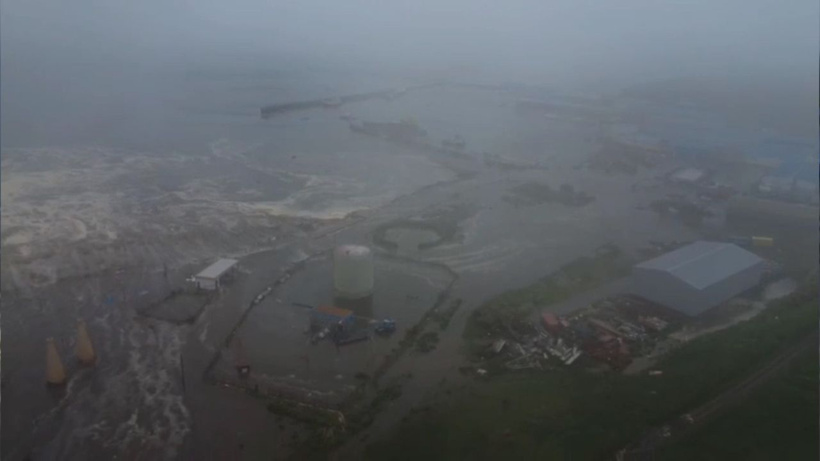 8.8'lik deprem sonrası tsunami oldu! Şehir sular altında kaldı, ürküten görüntüler - Resim: 2
