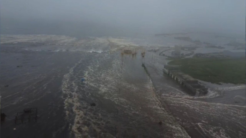 8.8'lik deprem sonrası tsunami oldu! Şehir sular altında kaldı, ürküten görüntüler - Resim: 3