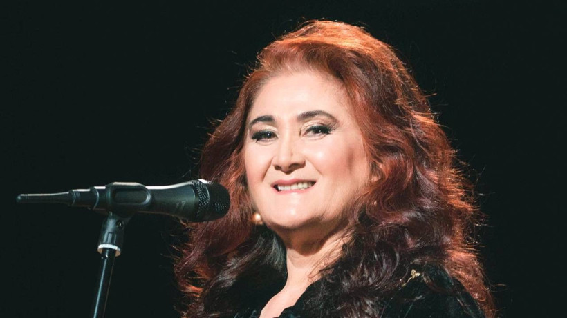 Ünlü isimler Zafer Bayramı coşkusu yaşıyor! Kutlama mesajları yağdı... - Resim: 3