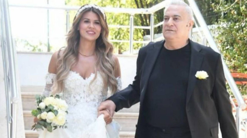 Mehmet Ali Erbil açtı ağzını yumdu gözünü! Yaş farkını eleştirenlere... - Resim: 1