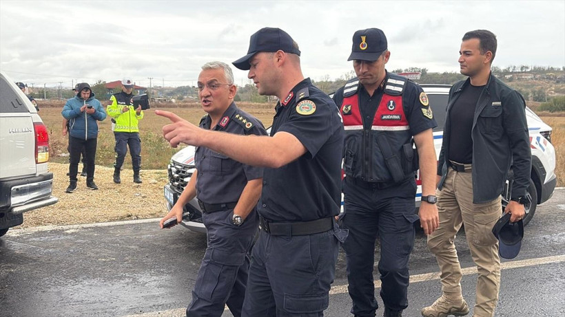 İşçi servisiyle kamyon çarpıştı! Feci kazada çok sayıda ölü ve yaralı var - Resim: 3