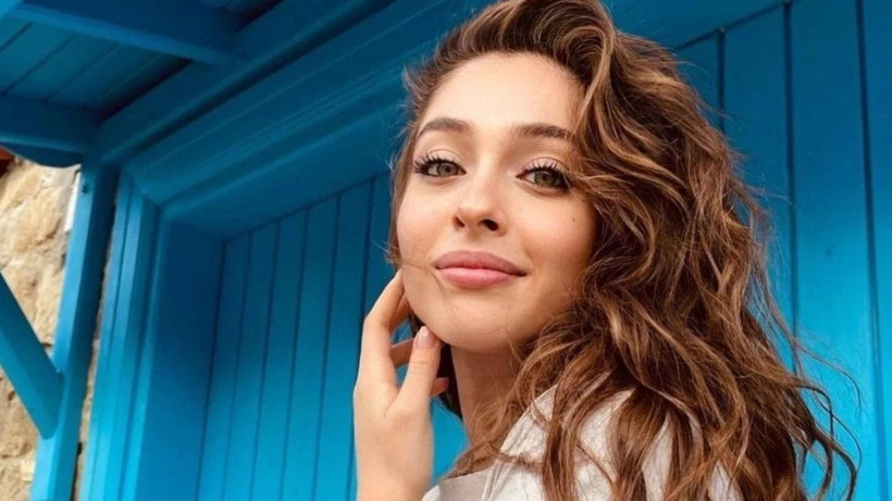 Cemre Baysel'den olay paylaşım! Güzelliği sosyal medyayı salladı... - Resim: 3