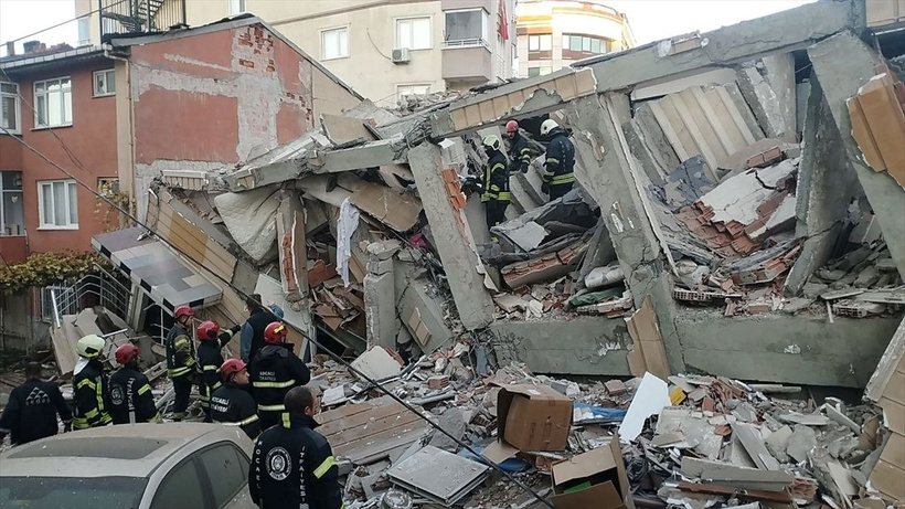 Kocaeli Gebze'de 6 Katlı Bina Çöktü 5 Gebze'de 6 katlı bir bina çöktü! Enkaz altında kalanlar var - Resim: 6