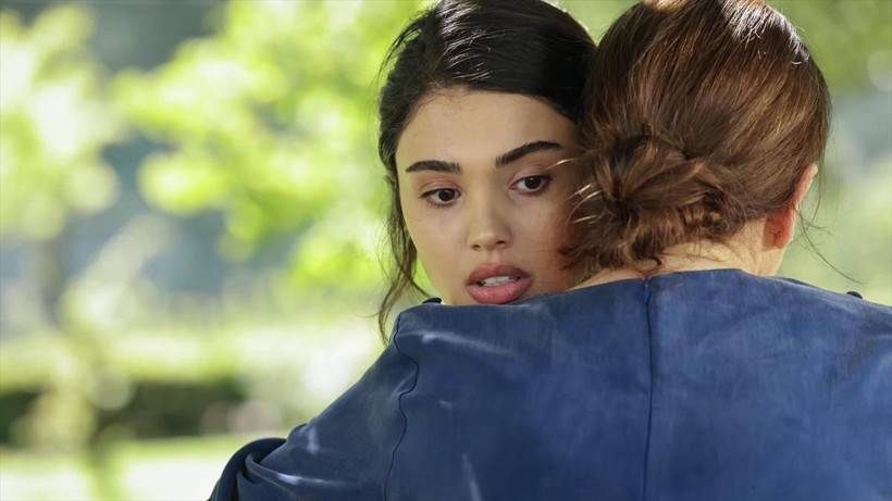 Çarpıntı dizisinde kriz çıktı! Ünlü oyuncu aniden diziden çıkarılınca sitem etti... - Resim: 4