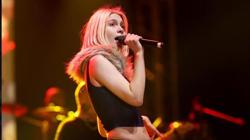 Arabesk cover sürprizi! Aleyna Tilki'den Güllü'ye büyük vefa - Resim: 1