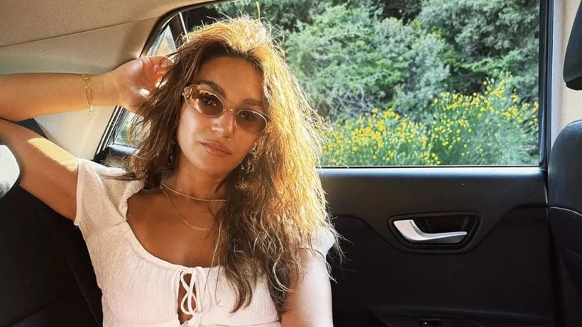 Sahra Şaş kutlamalara doymadı! Güzel oyuncunun pastasındaki not ise olay - Resim: 2