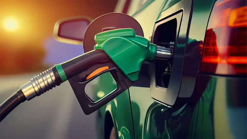 Yarın motorinin litresi ilk kez 60 liraya geçecek! Uçuk zamla 61 lirayı aşan il bile var - Resim: 1