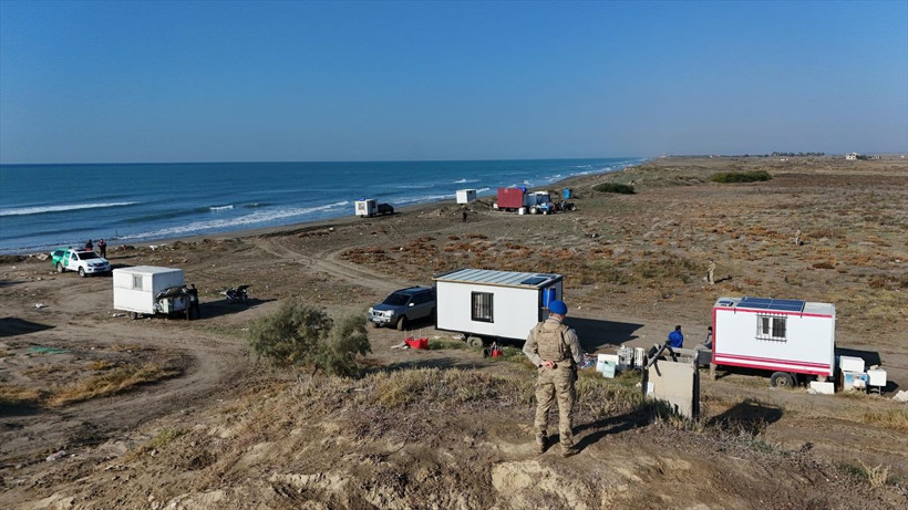 Adana Karataş'ta yıkım kararı çıkmıştı! Kaçak yapılar yıkılıyor - Resim: 4