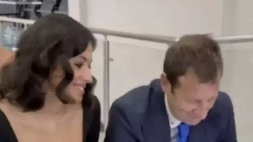 Kaya Çilingiroğlu genç sevgilisi ile galada! "Sevgilim bizi çekiyorlar..." - Resim: 2