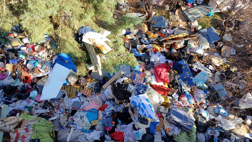 Kötü koku şikayetleri, iğrenç olayı ortaya çıkardı! Tam 10 kamyon... - Resim: 1