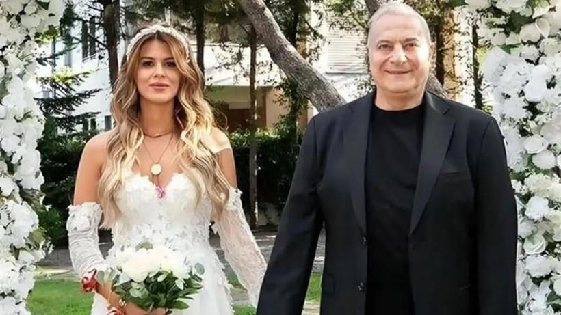 Mehmet Ali Erbil’in eşi Gülseren Ceylan'dan tesettür kararı! Oruç tutup teravihe gitti - Resim: 3