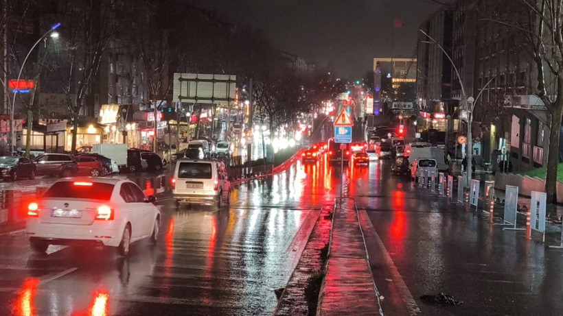 AKOM uyarmıştı: İstanbul'da kuvvetli sağanak başladı... - Resim: 2