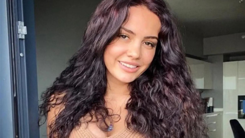 TSK paylaşımı olay oldu! Fenomen Ece Ronay hakkında soruşturma başlatıldı - Resim: 1