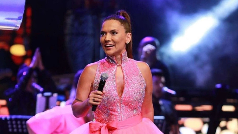 Demet Akalın klip için bambaşka birine dönüştü! Sarışın oldu, tozu dumana kattı - Resim: 3