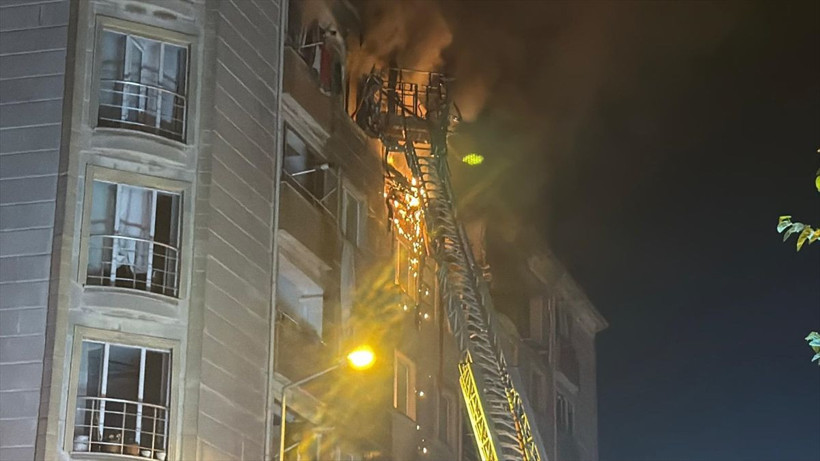 Tekirdağ'da apartmanda patlama oldu! 2 kişi hayatını kaybetti ve yaralılar var - Resim: 2