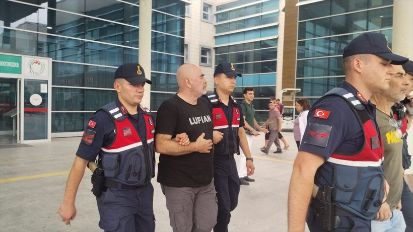 Ezel Akay'ın evinden çıkanlar inanılmaz! Kenevir tarlası kurmuş - Resim: 1