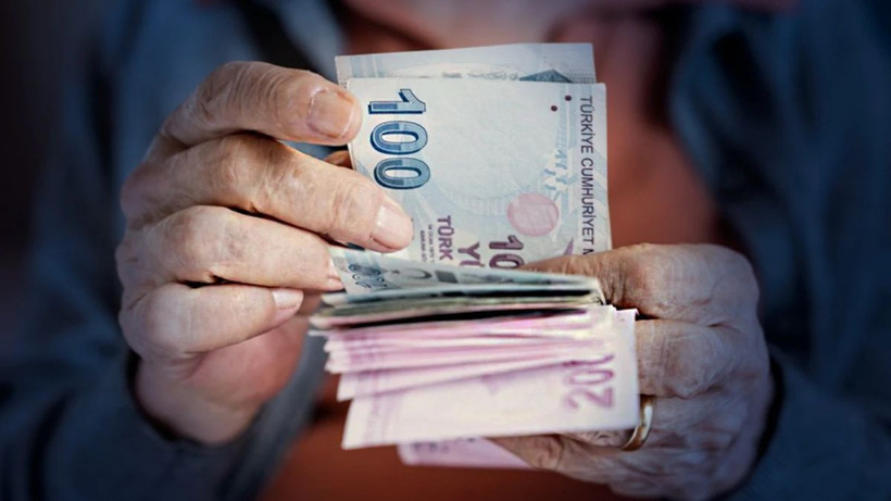 Emekli maaşı zam farkı ödeme tarihleri açıklandı mı? Son durum merak ediliyor - Resim: 1