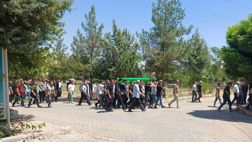 3 kişi öldürüldükleri mezarlıkta toprağa verildi! Batman'daki katliamın sebebi ne? - Resim: 2
