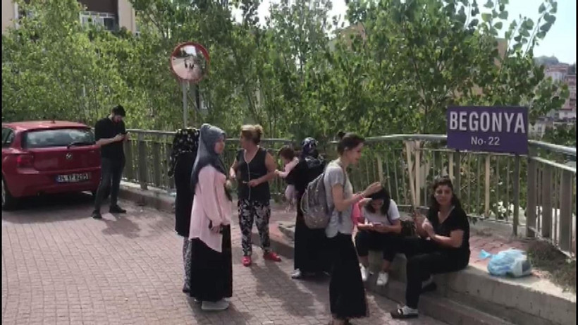 İstanbul'daki şiddetli depremden ilk görüntüler geldi! İstanbullu büyük panik yaşadı - Resim: 23