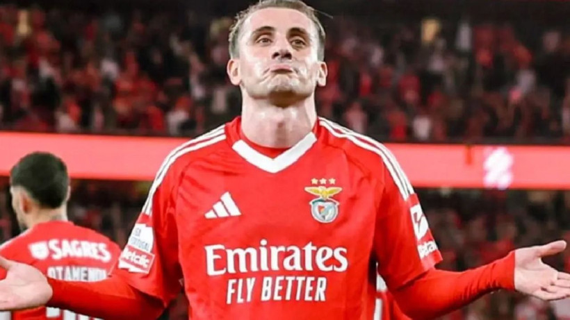 Ünlü Futbolcu Kerem Aktürkoğlu'nun İstanbul'daki evi görüntülendi! Lüks evde yok yok... - Resim: 14