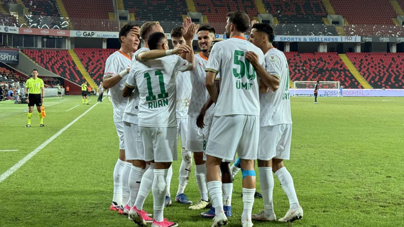Süper Lig devlerinin kombine bilet fiyatları dudak uçuklattı - Resim: 8