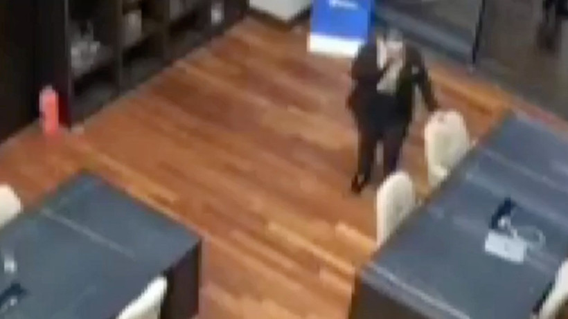 Bilgisayarı çalarken videosu çıkan Okan Karacan'ın annesi her dediğini yalanladı - Resim: 1