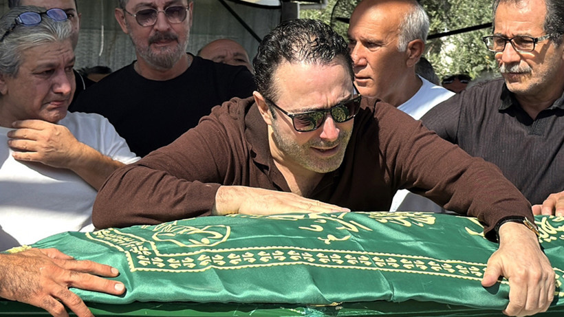 Atilla Taş kızı Sezen'in tabutuna sarılıp gözyaşlarına boğuldu! - Resim: 5