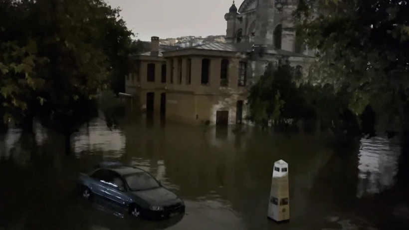 41 yılın afeti İstanbul'u vurdu, böylesi ilk kez oldu! Film sahnesi değil hepsi gerçek - Resim: 16