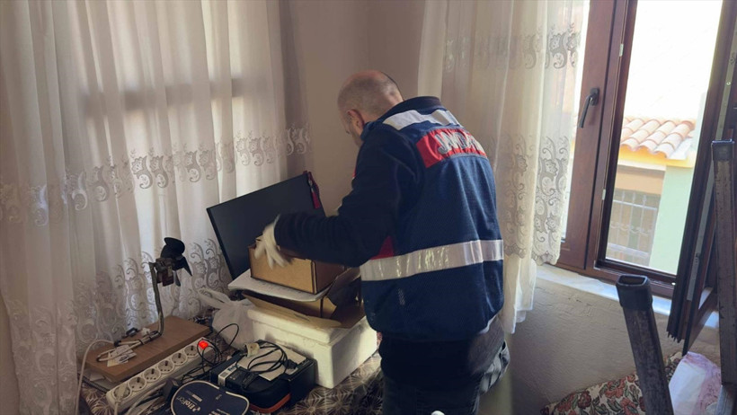 İzmir'de FETÖ operasyonunda 21 şüpheli yakalandı - Resim: 1