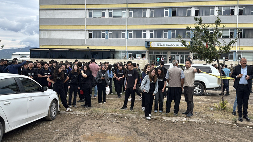 Osmaniye'de okul bahçesinde silahlı saldırı! Öğretmen hayatını kaybetti - Resim: 1