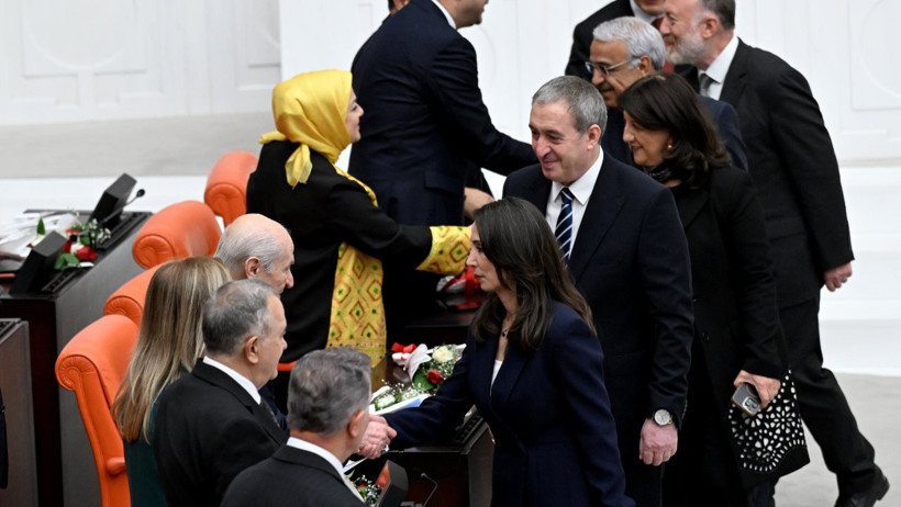 DEM Partililer Devlet Bahçeli ile selamlaşmak için sıraya girdi - Resim: 1