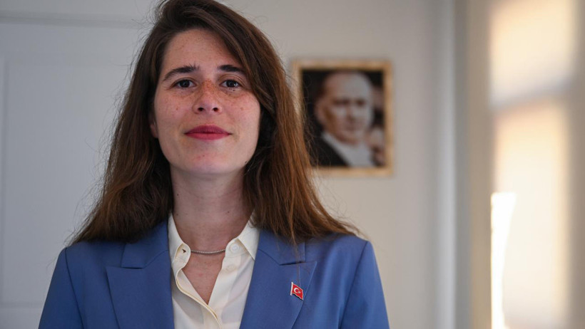 CHP'li Eda Tavaz Yeni Partili Lal Denizli'yi kızdırdı! Olay yanıt: Senin ağzını yerim ben! - Resim: 1