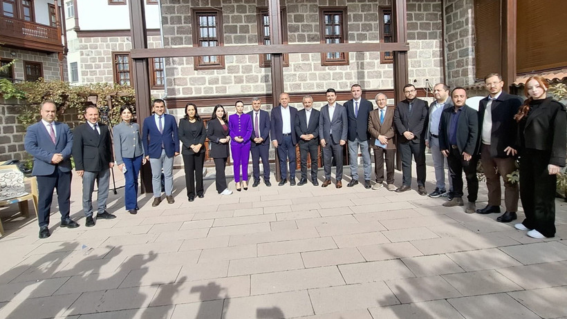 Gürsel Tekin: Özgür Özel, Kılıçdaroğlu'ndan özür dilerse partimize geri katılabilir - Resim: 1